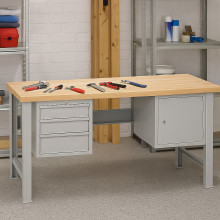 Pracovní stůl se 3 závěsnými zásuvkami a skříňkou, s pevnými nohami, 1700 mm