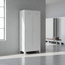 2-dveřová šatní skříň s propážkou a nožičkami