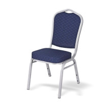 Konferenční čalouněná židle modré barvy.