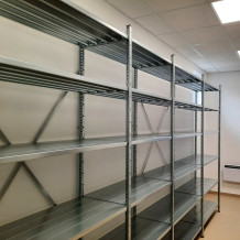 Konfigurovatelná regálová sestava
