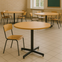 Kulatý jídelní stůl o průměru 90 cm s laminátovou deskou.