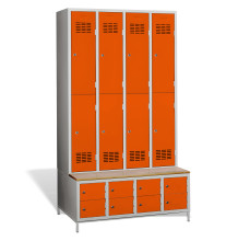 #03 MINI 8 PLUS – 8+8-dveřová šatní skříň s krátkými dveřmi, zabudovanou lavicí a skříněmi na obuv, RAL 3020