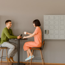Skříň na nabíjení mobilních telefonů s 10 přihrádkami