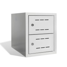 Dvoudveřová skříňka na boty.